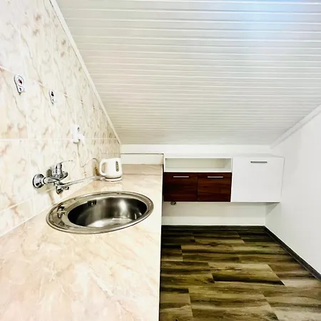 Grape Vine Apartment *